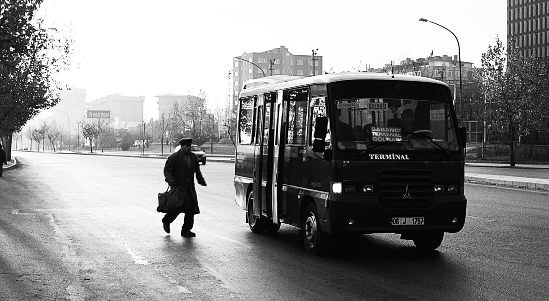 Fotografia street e reportage in bianco e nero su pellicola, Roberto Mettifogo Luce² (02)