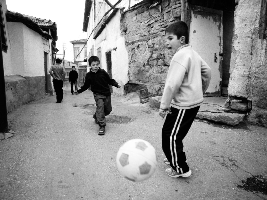 Fotografia street e reportage in bianco e nero su pellicola, Roberto Mettifogo Luce² (09)
